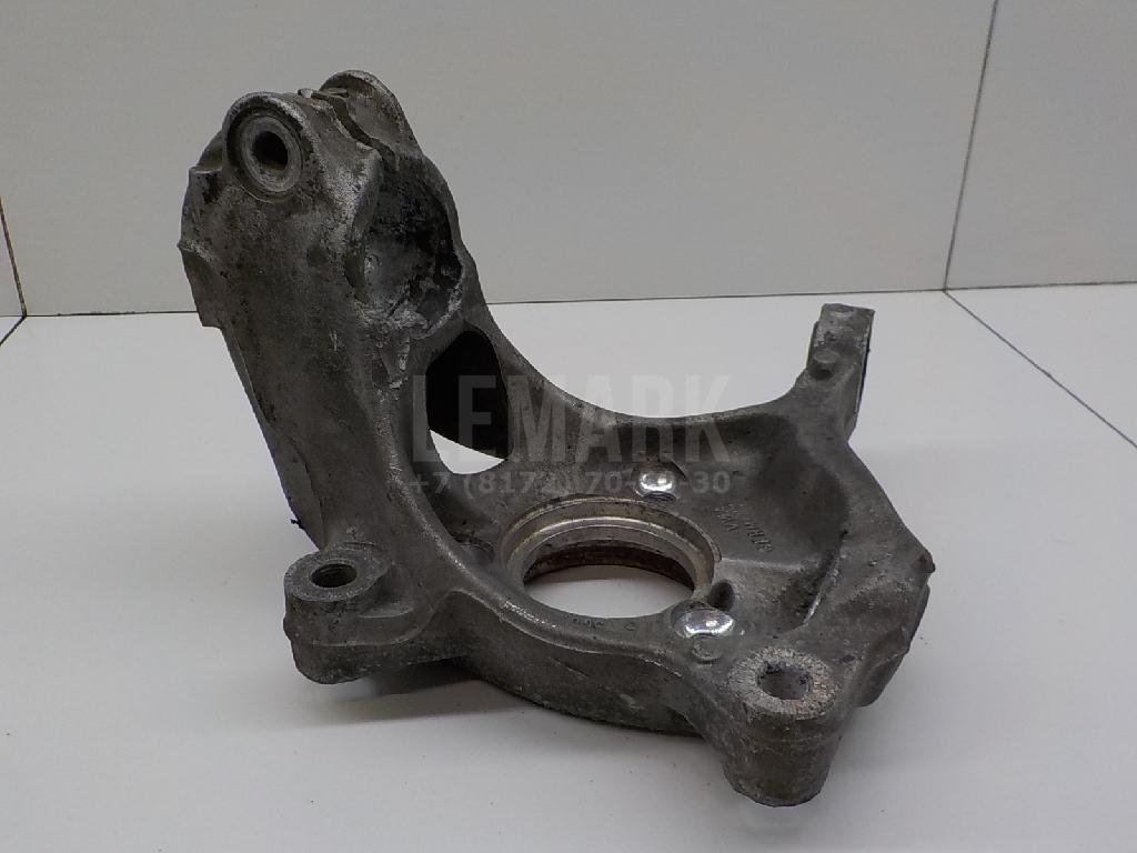 Кулак поворотный передний правый