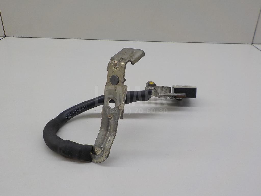 Клемма аккумулятора минус