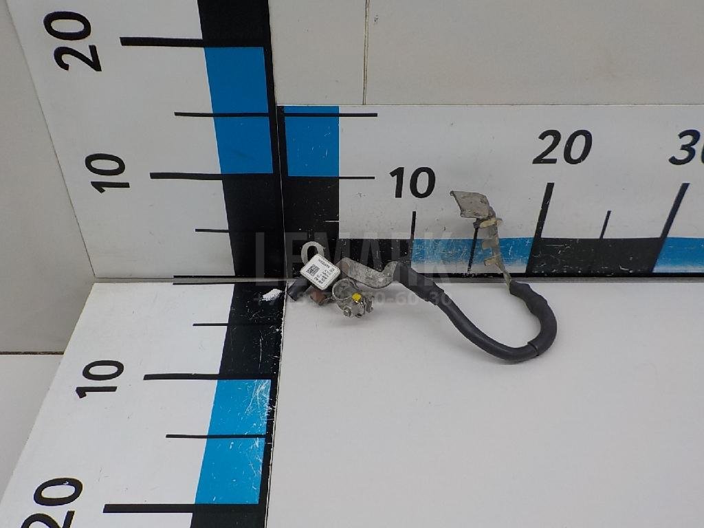 Клемма аккумулятора минус