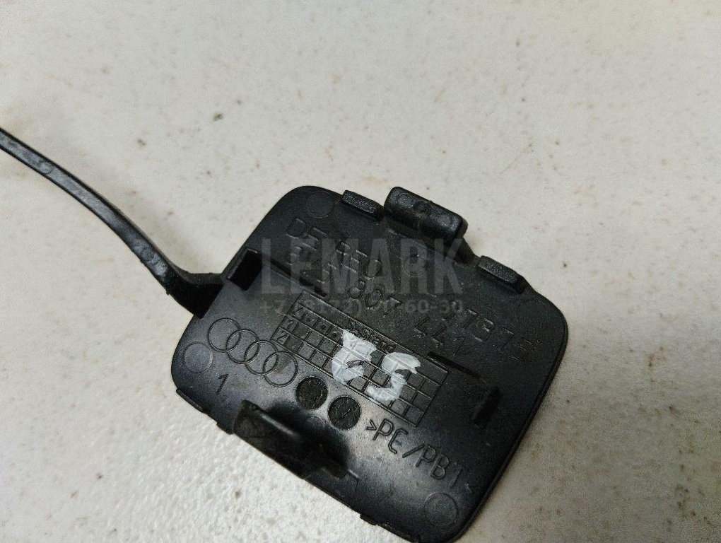 Заглушка буксировочного крюка