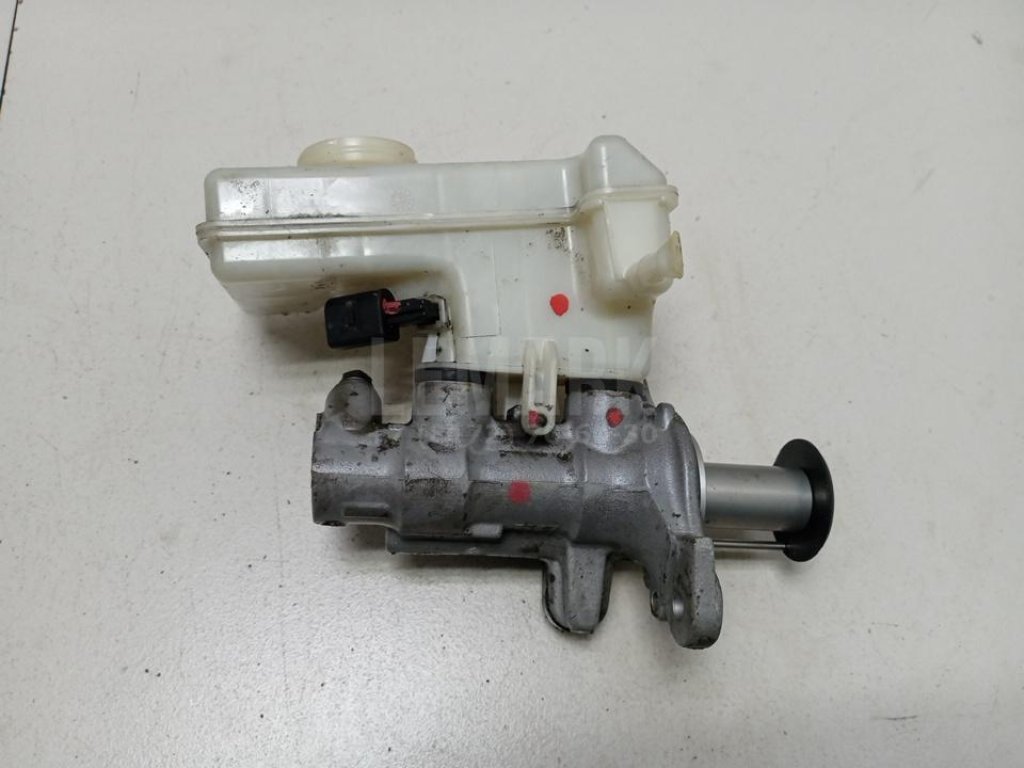 Цилиндр тормозной главный