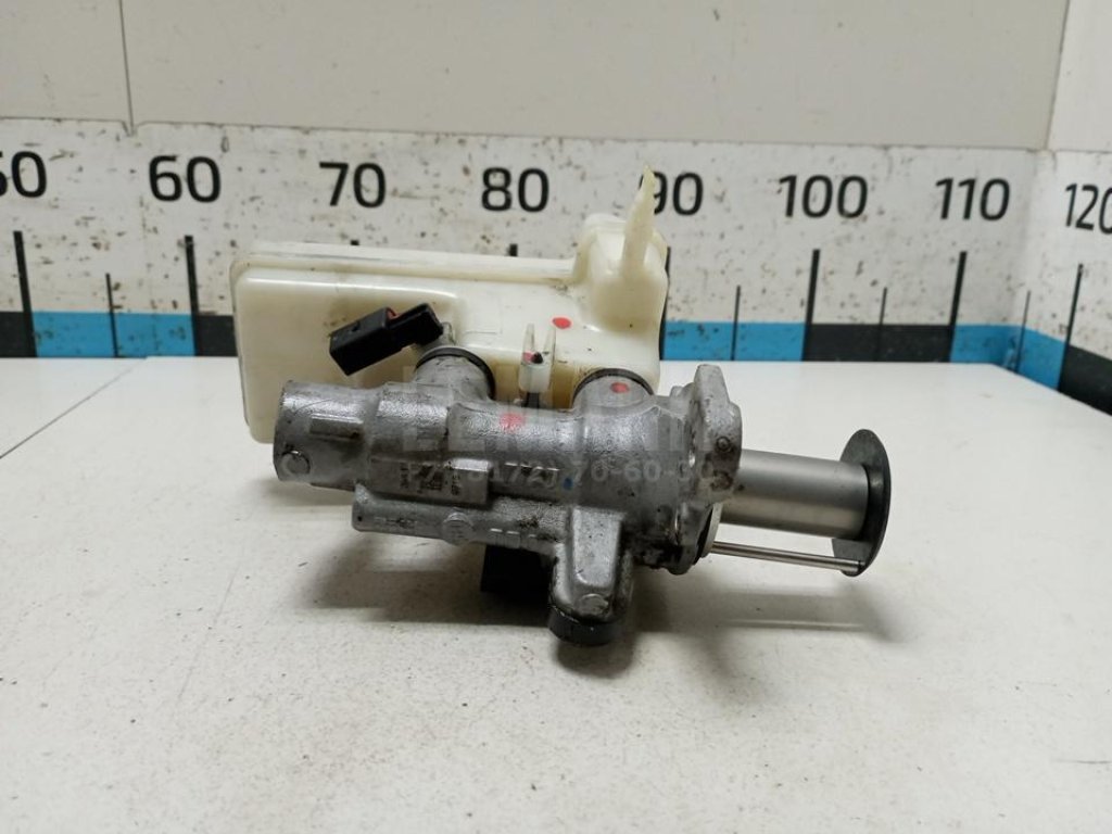 Цилиндр тормозной главный