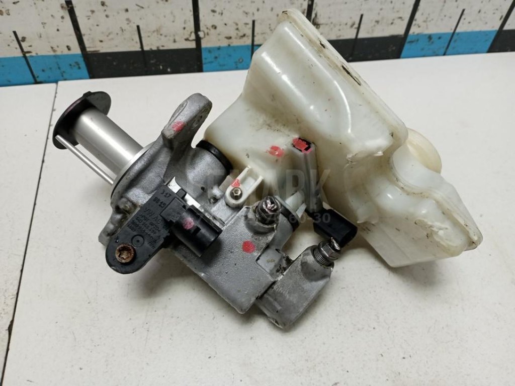 Цилиндр тормозной главный