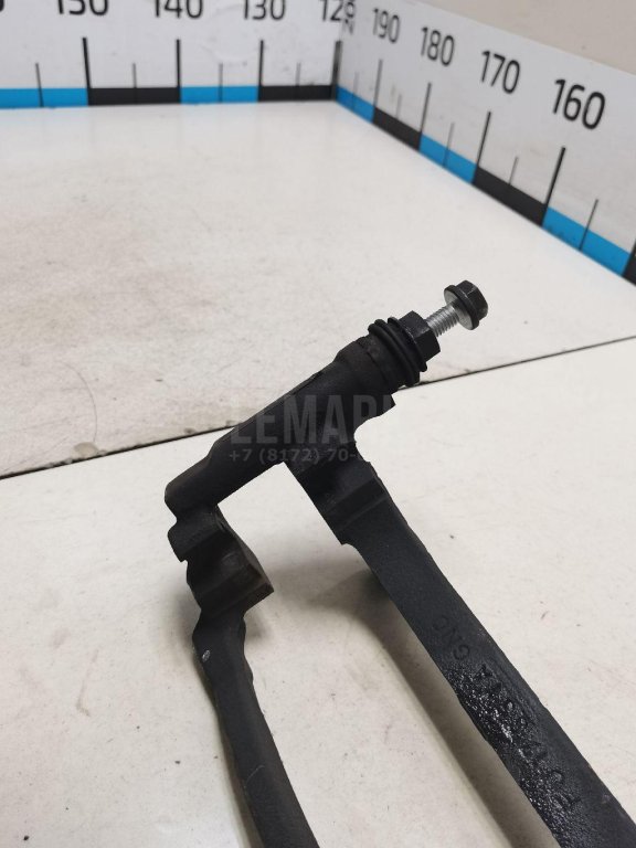 Скоба суппорта переднего левого