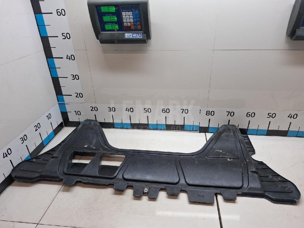 Пыльник двигателя центральный