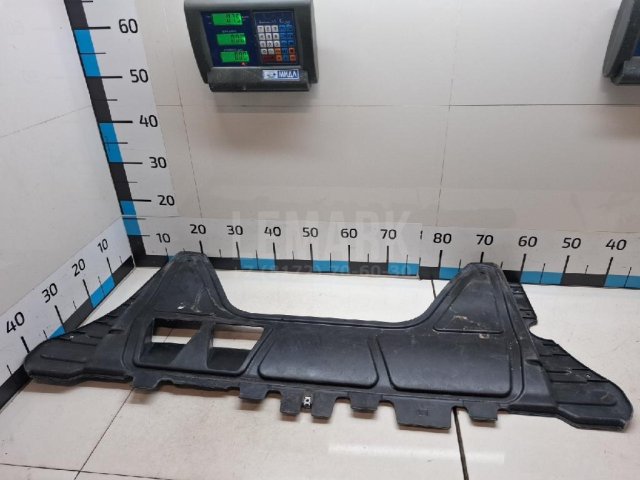 Пыльник двигателя центральный