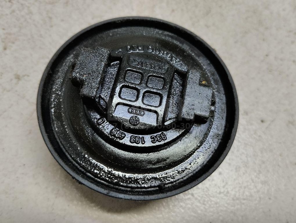 Крышка маслозаливной горловины