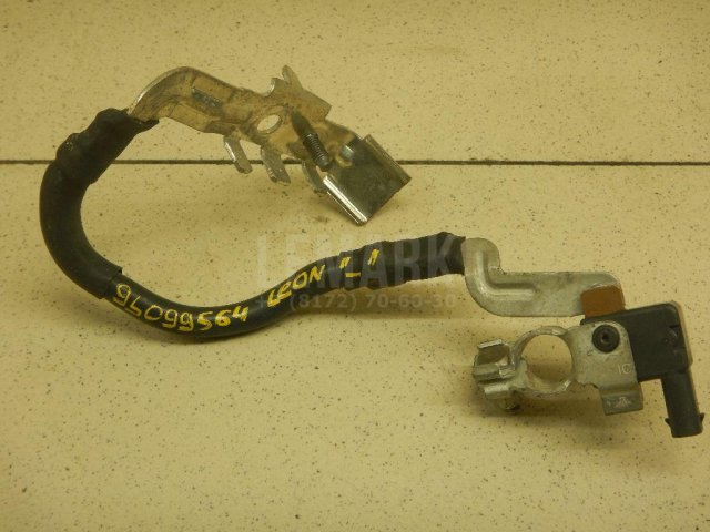 Клемма аккумулятора минус