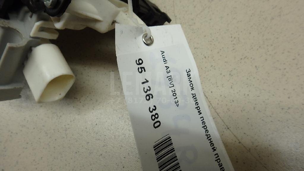 Замок двери передней правой