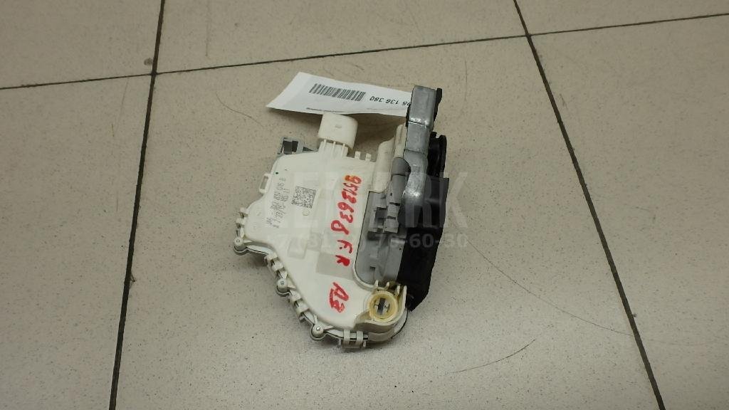 Замок двери передней правой