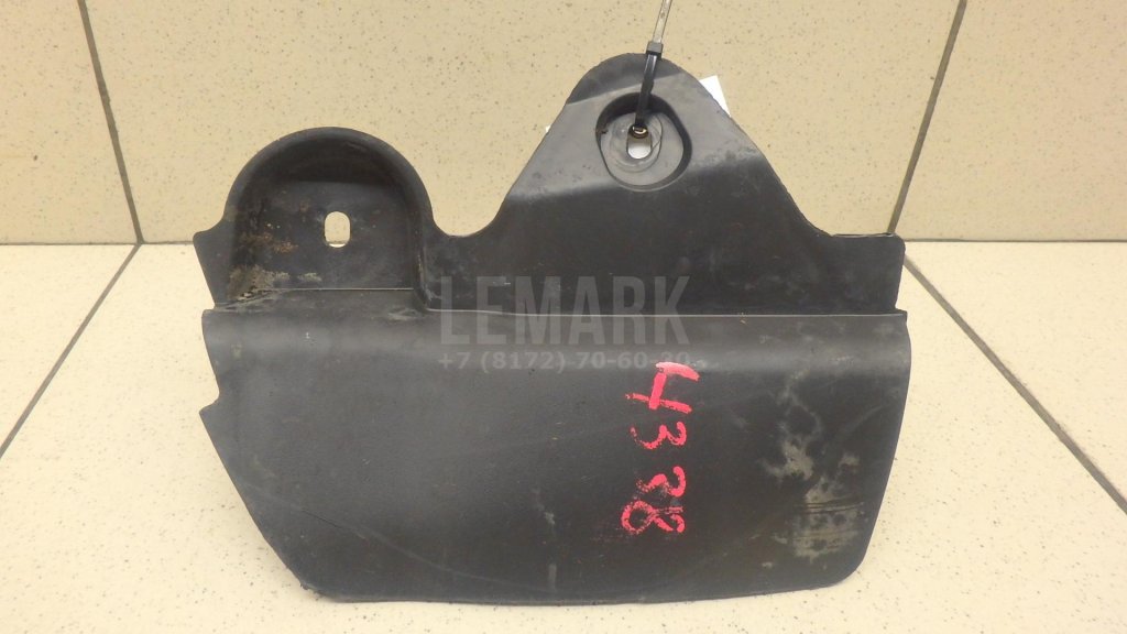 Брызговик задний левый