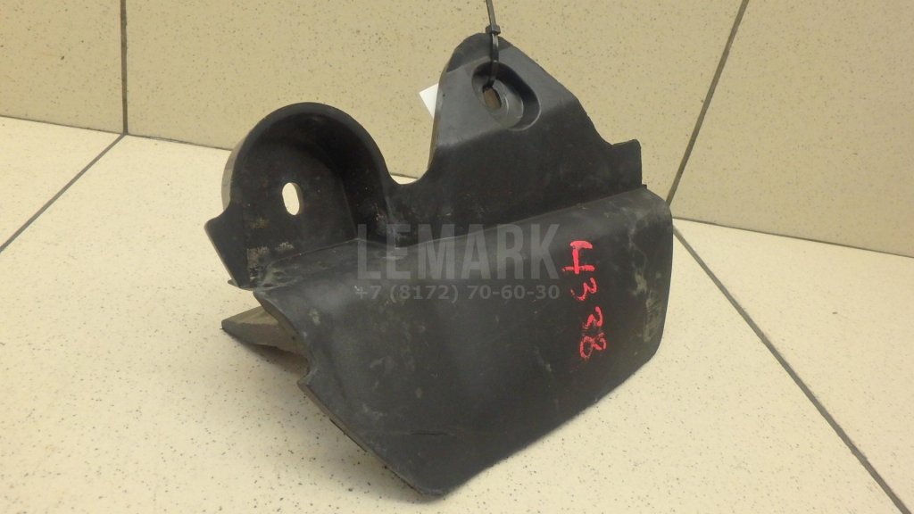 Брызговик задний левый