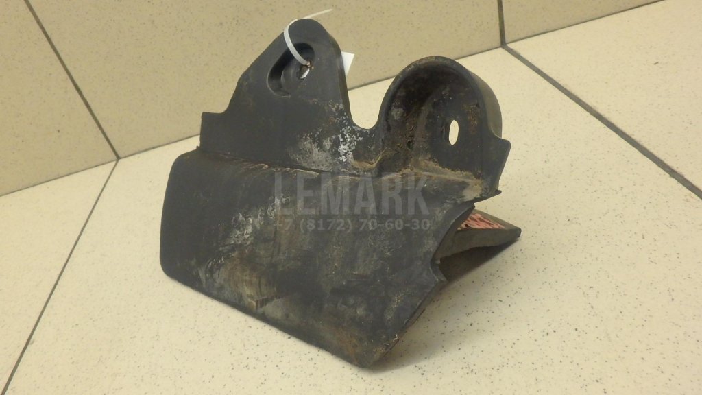 Брызговик задний правый