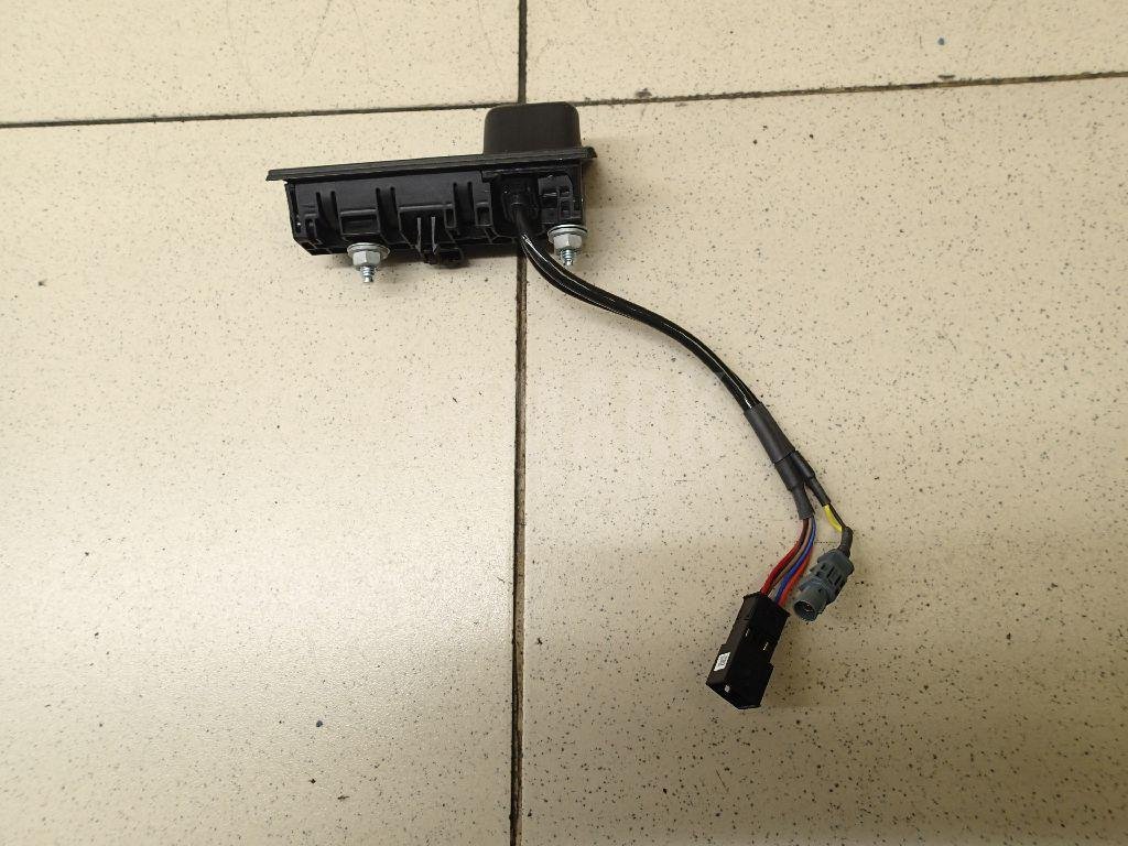 Кнопка открывания багажника