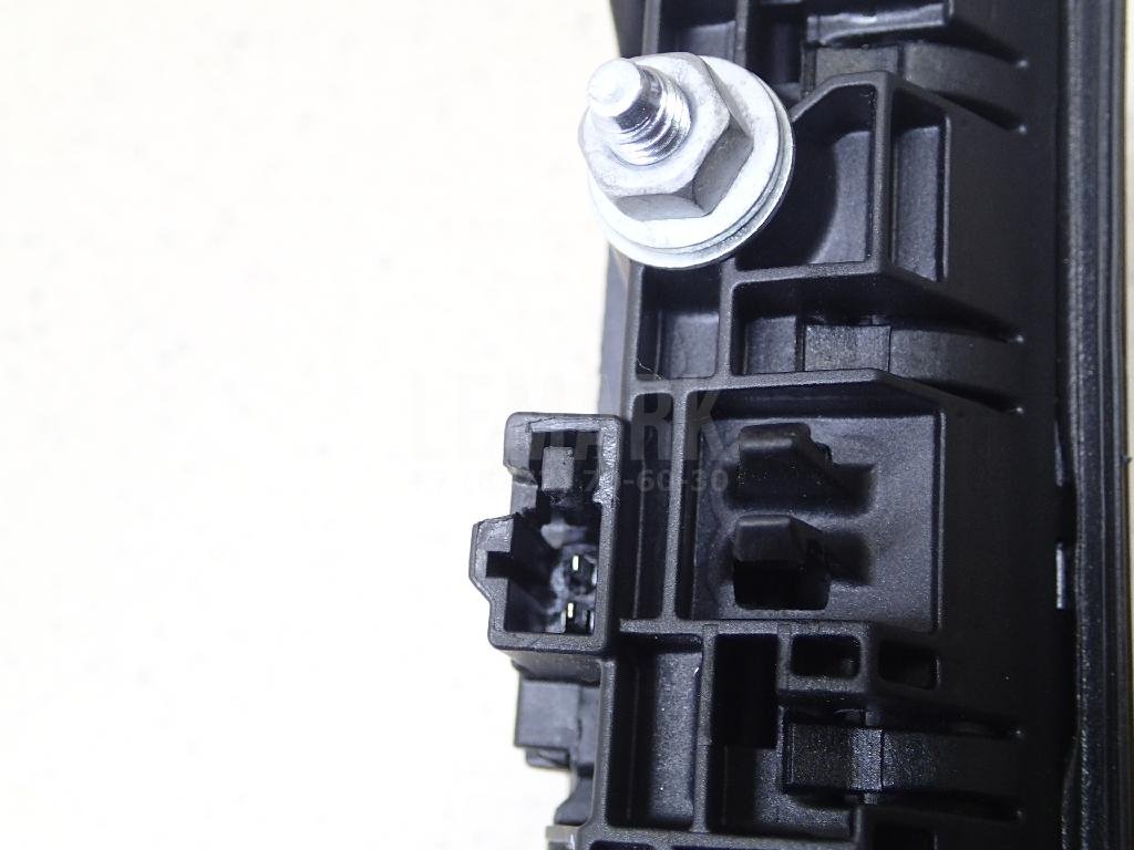 Кнопка открывания багажника