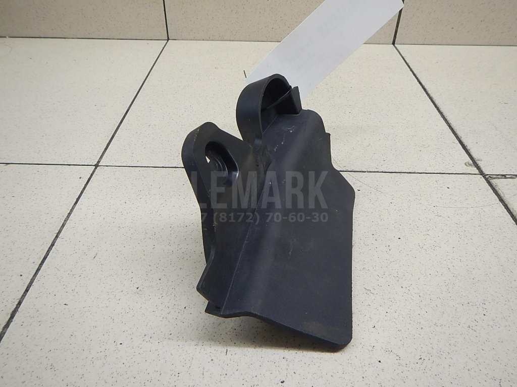 Брызговик задний правый