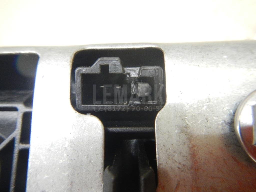 Кнопка открывания багажника