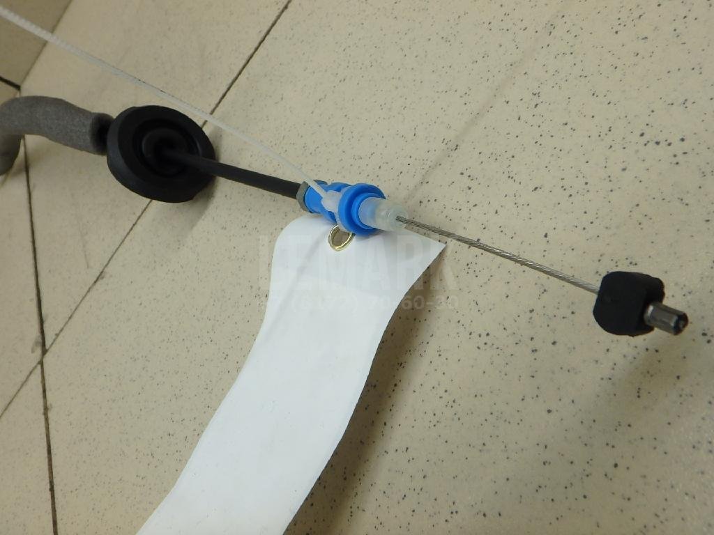 Трос открывания передней двери