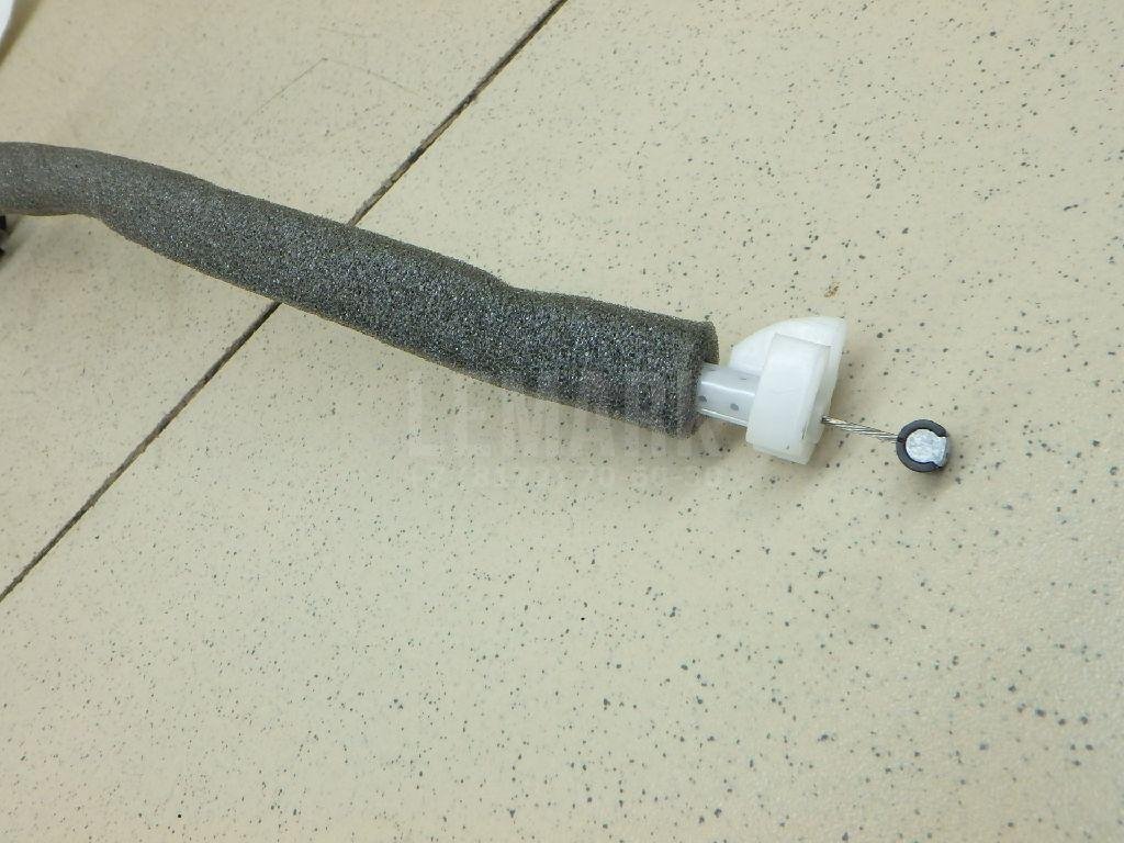 Трос открывания передней двери