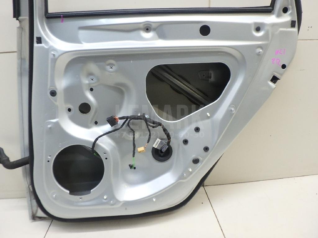 Дверь задняя правая