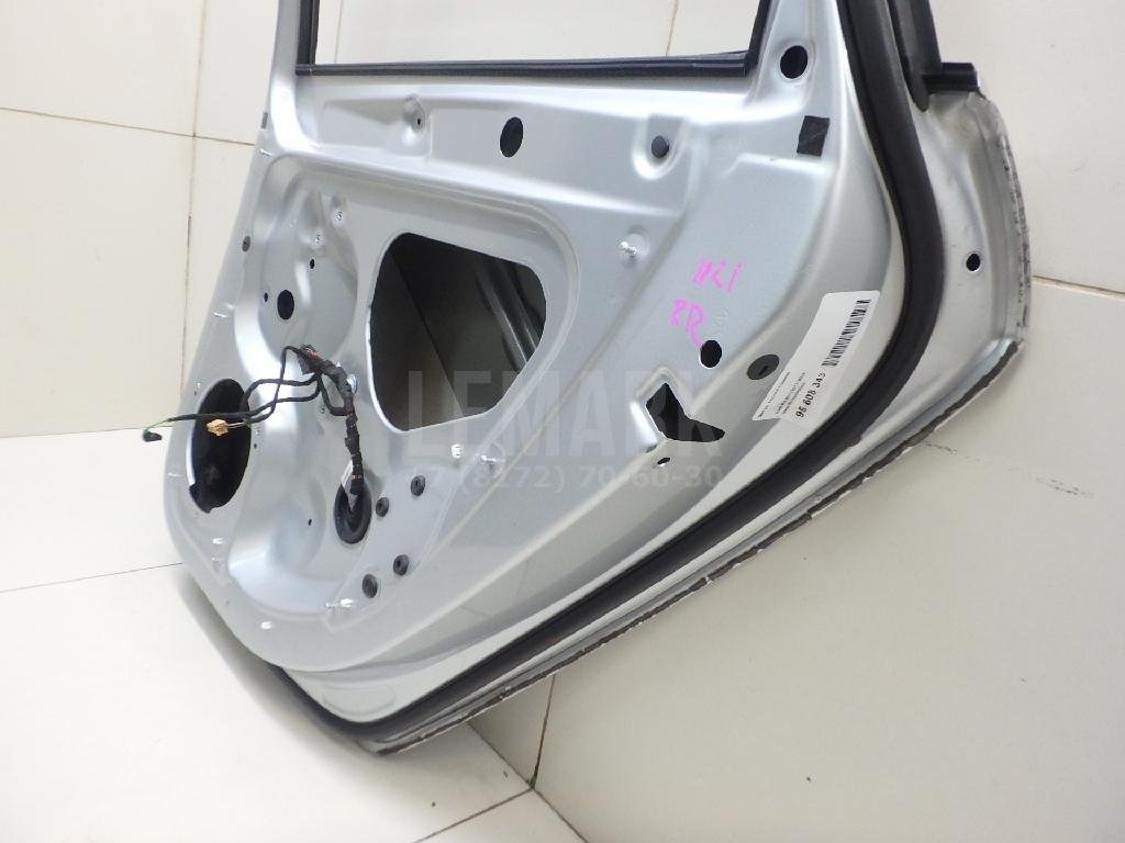 Дверь задняя правая