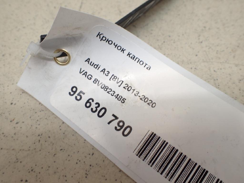 Крючок капота