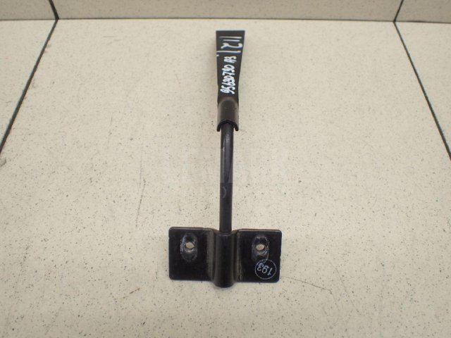 Крючок капота