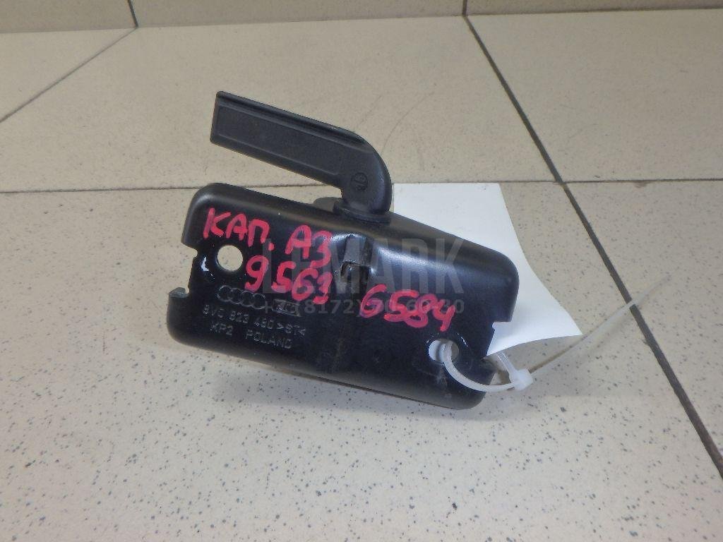 Крючок капота