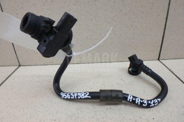 Шланг вакуумного усилителя тормоза