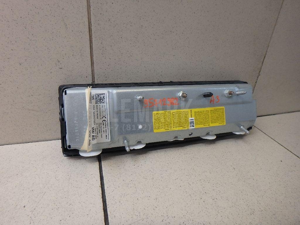 Подушка безопасности нижняя (для колен)