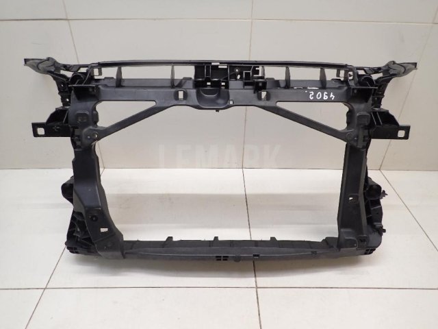 Панель передняя