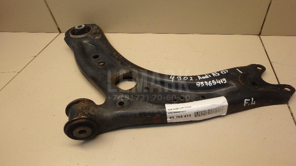 Рычаг передний левый