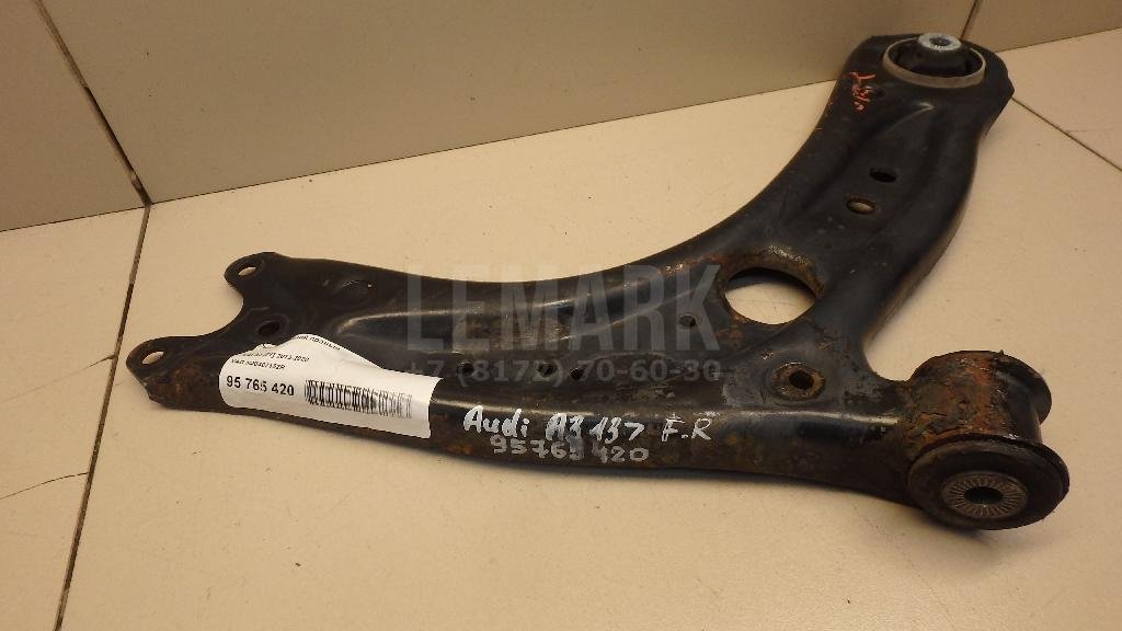 Рычаг передний правый