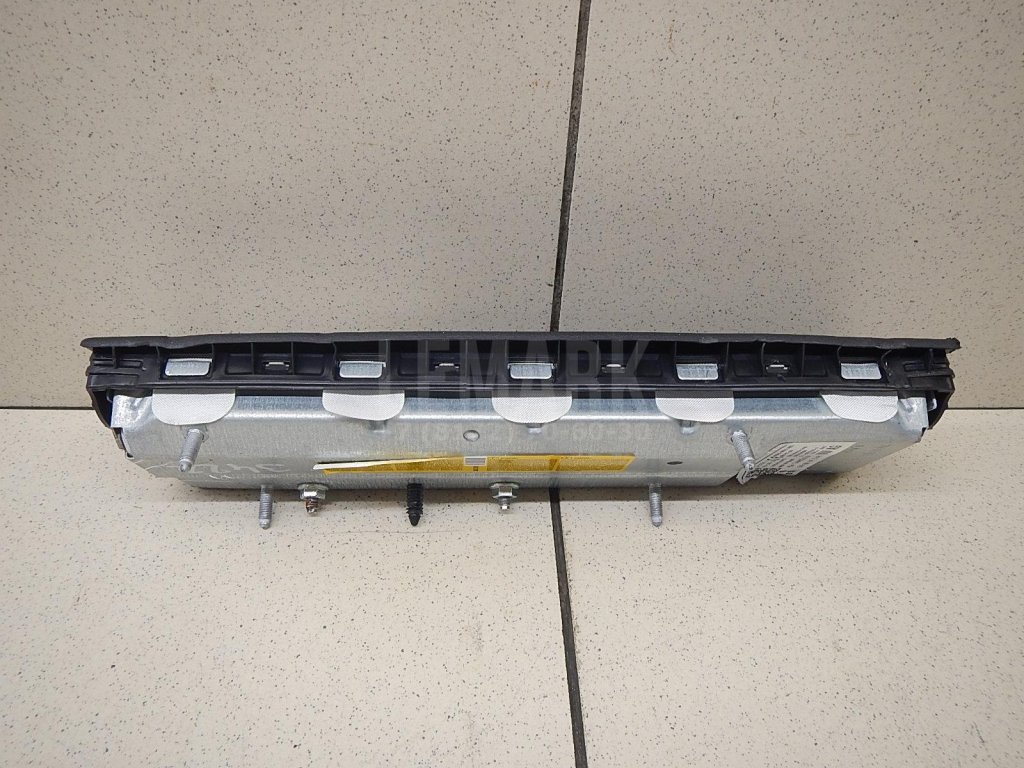 Подушка безопасности нижняя (для колен)