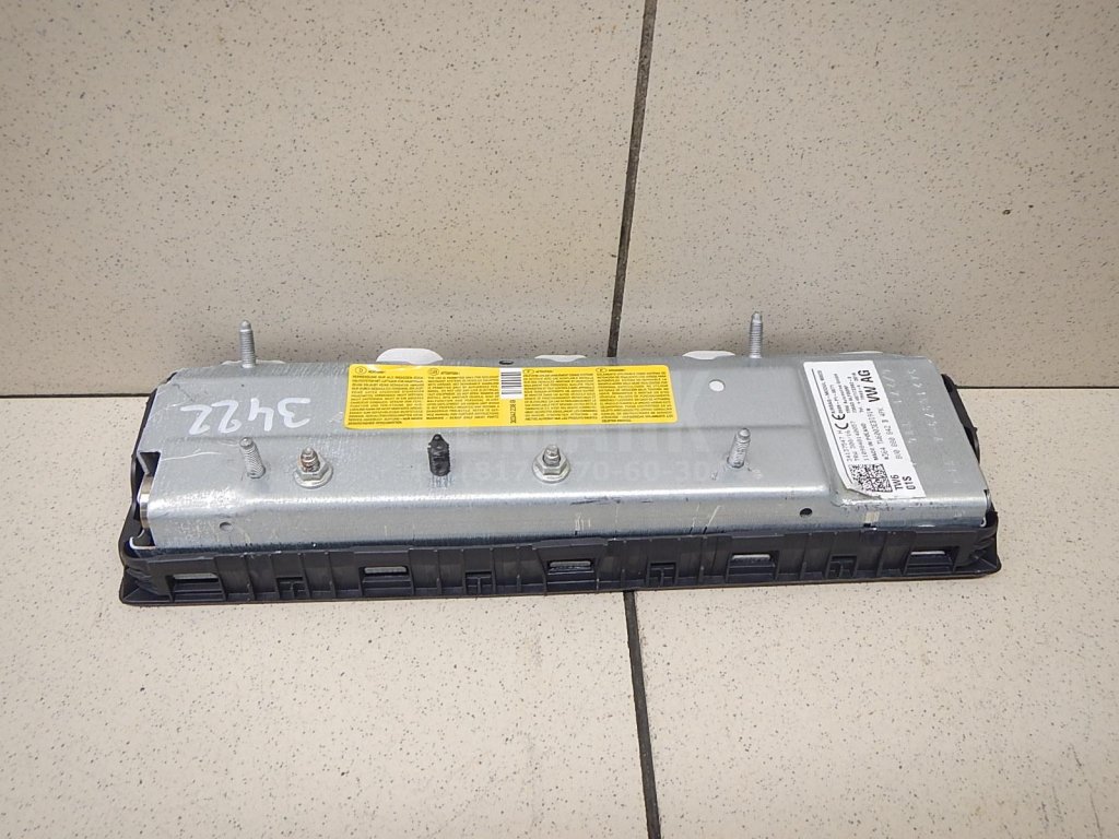 Подушка безопасности нижняя (для колен)