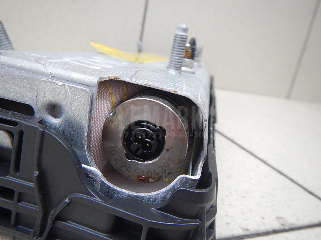 Подушка безопасности нижняя (для колен)