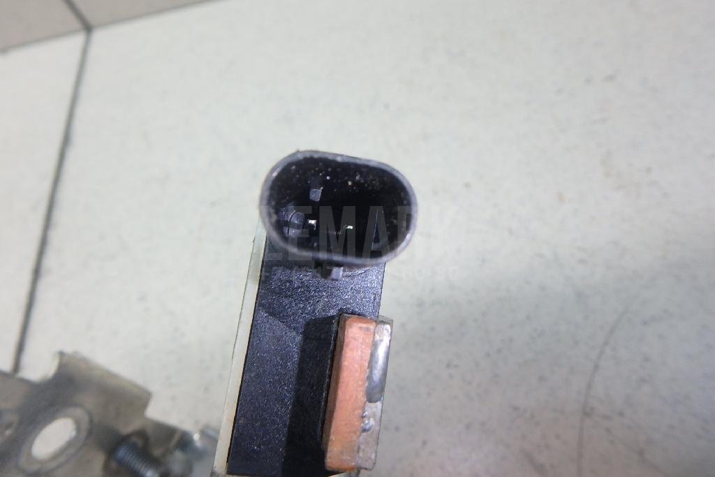 Клемма аккумулятора минус