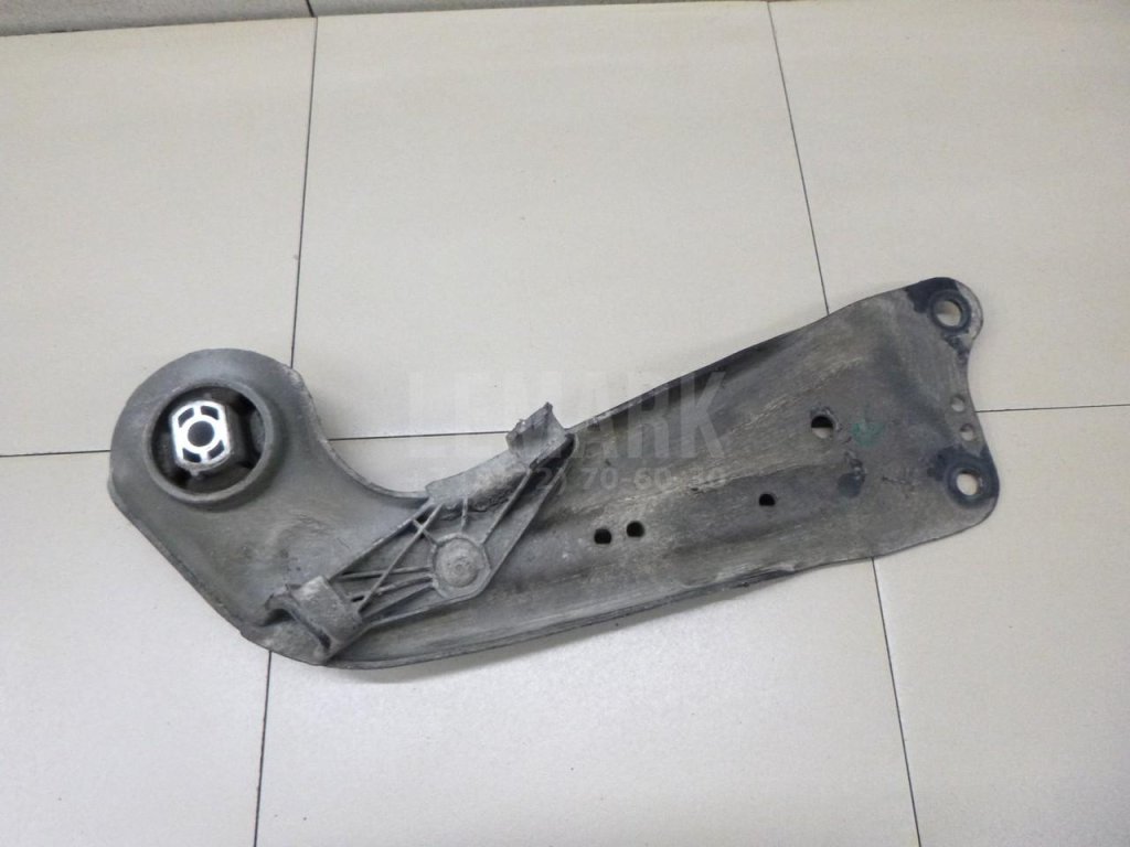 Рычаг задний продольный правый