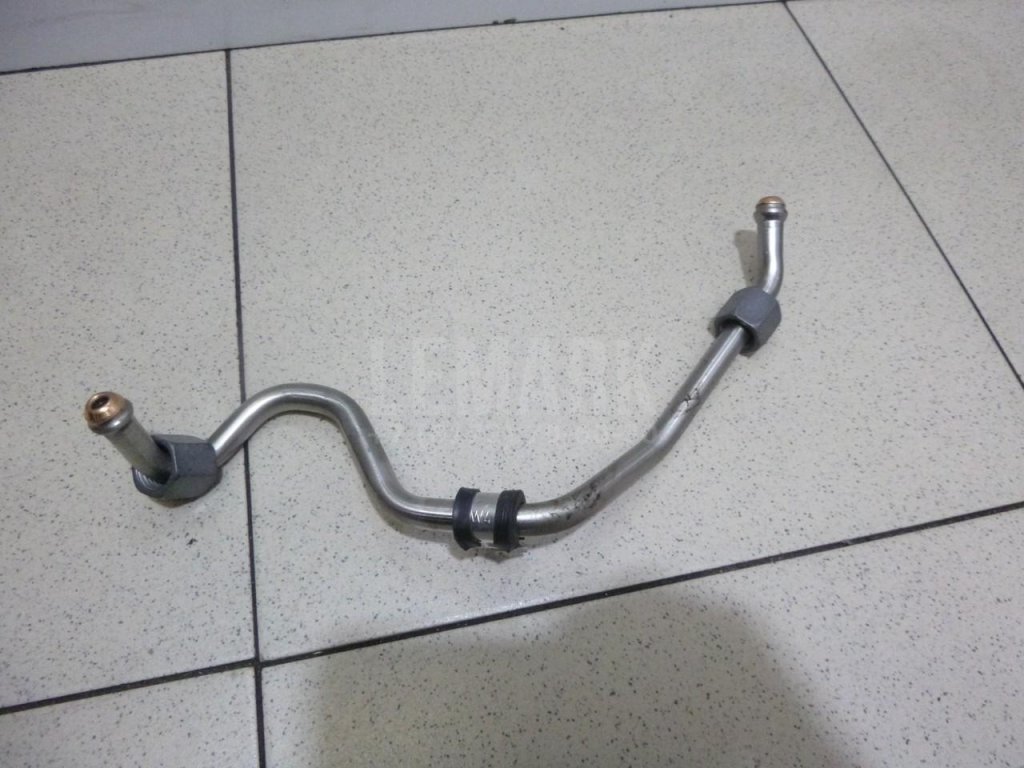 Трубка топливная