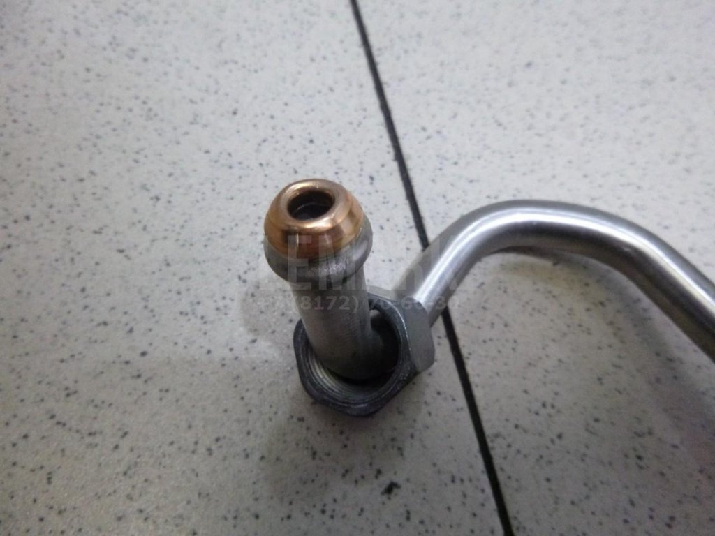 Трубка топливная