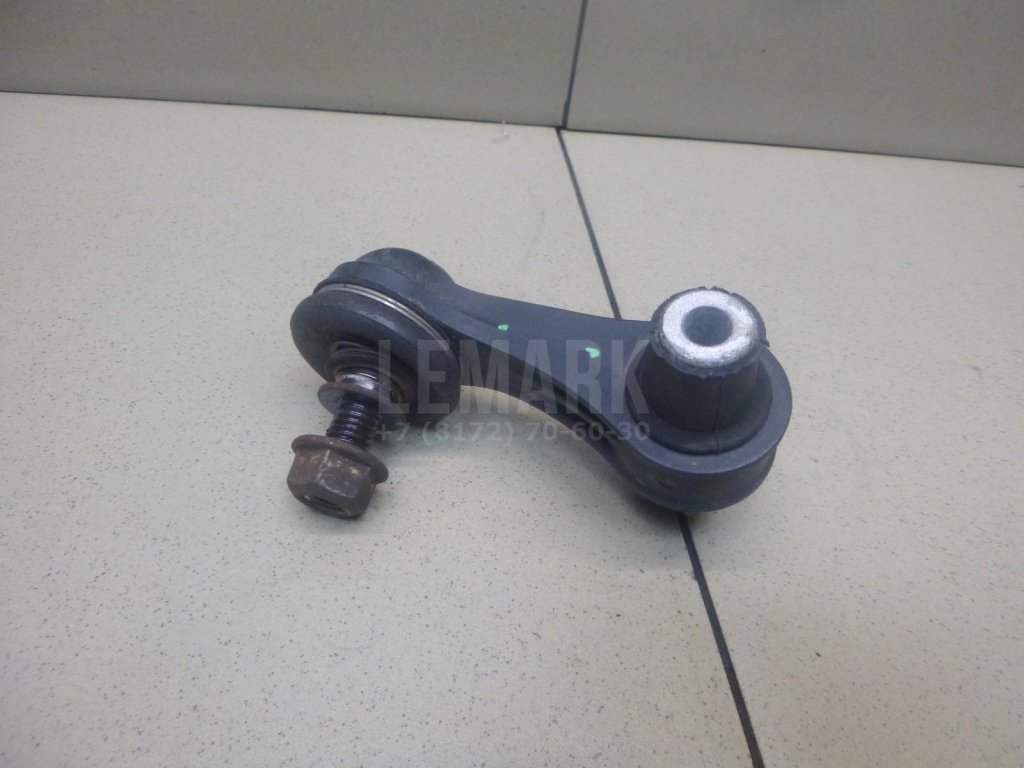 Стойка заднего стабилизатора