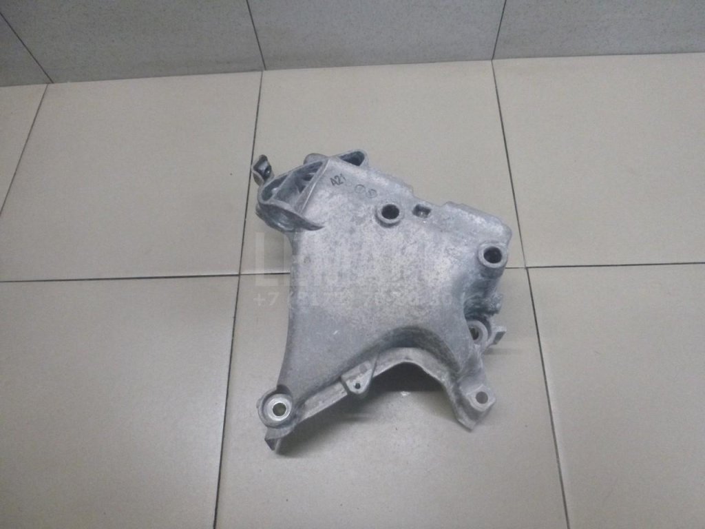 Кронштейн двигателя правый для  Audi A4 [B8] Allroad 2009-2015