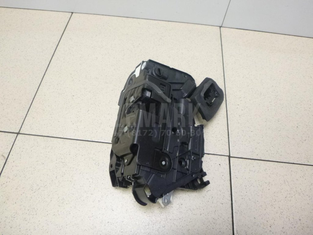 Замок двери задней левой