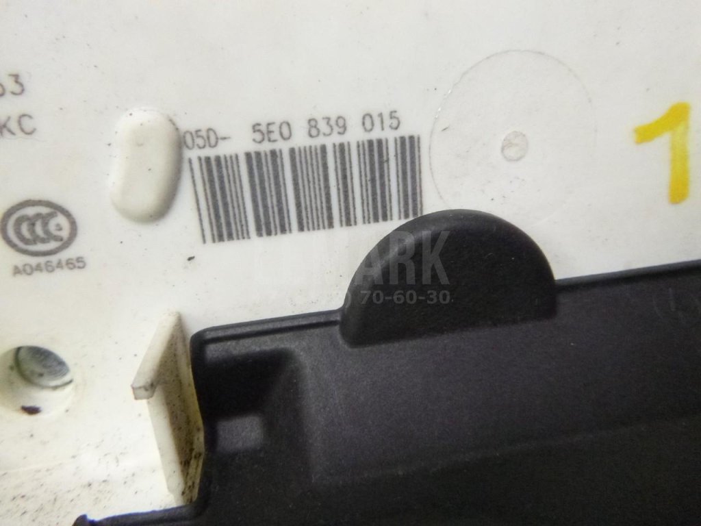 Замок двери задней левой