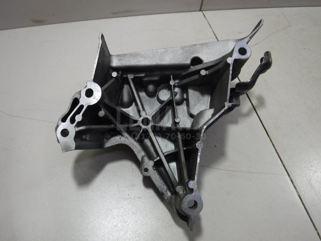 Кронштейн двигателя правый