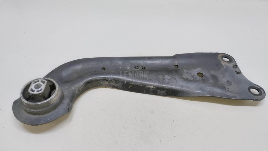 Рычаг задний продольный правый