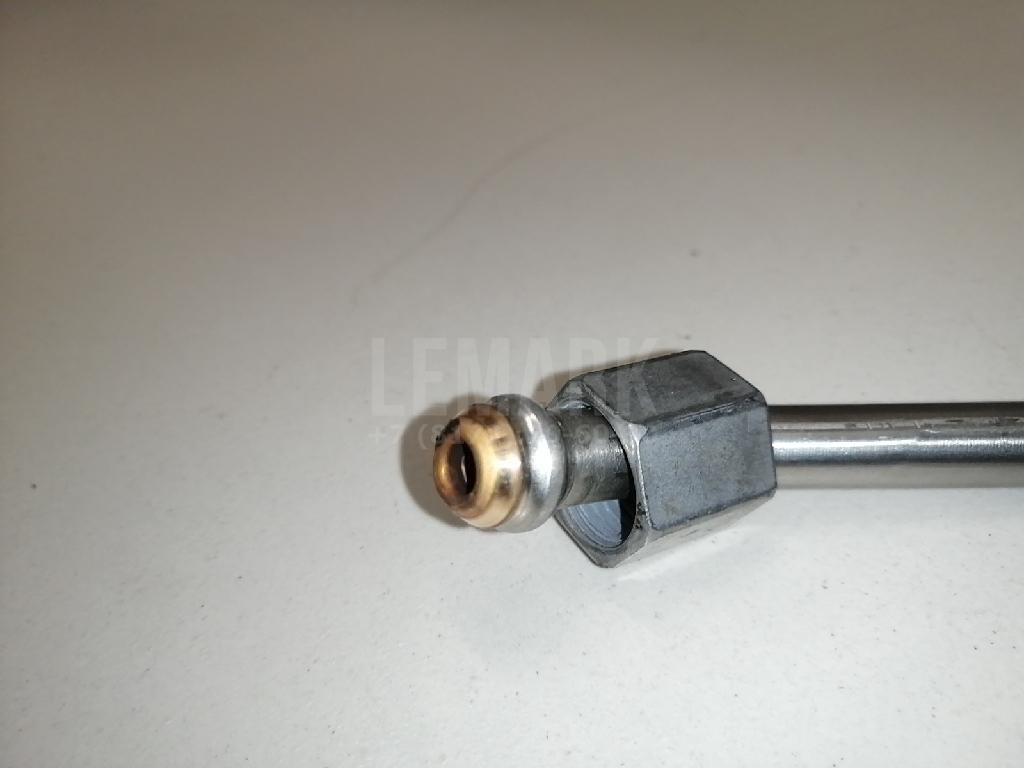 Трубка топливная