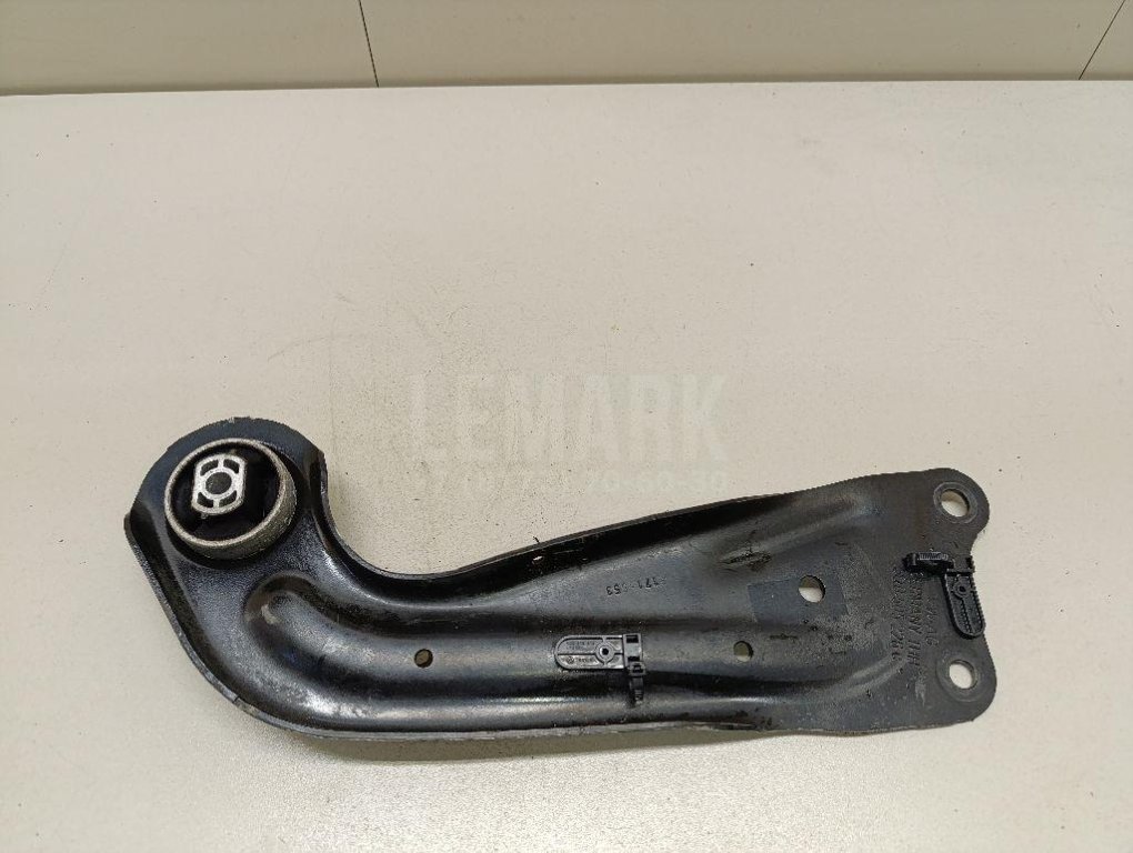 Рычаг задний продольный правый