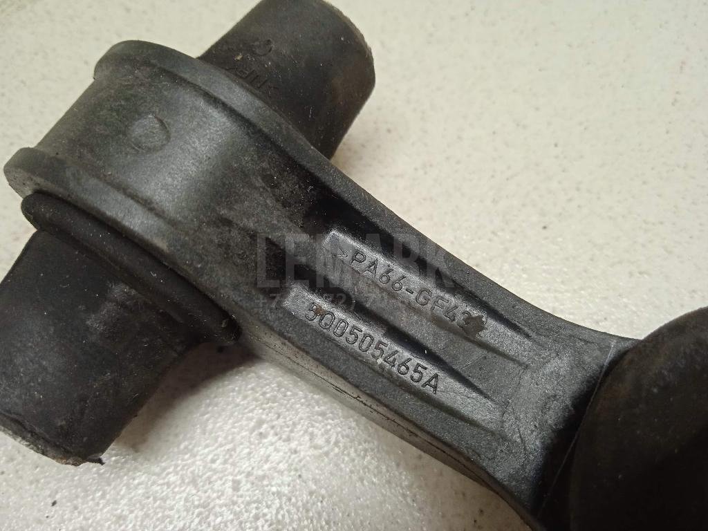 Стойка заднего стабилизатора