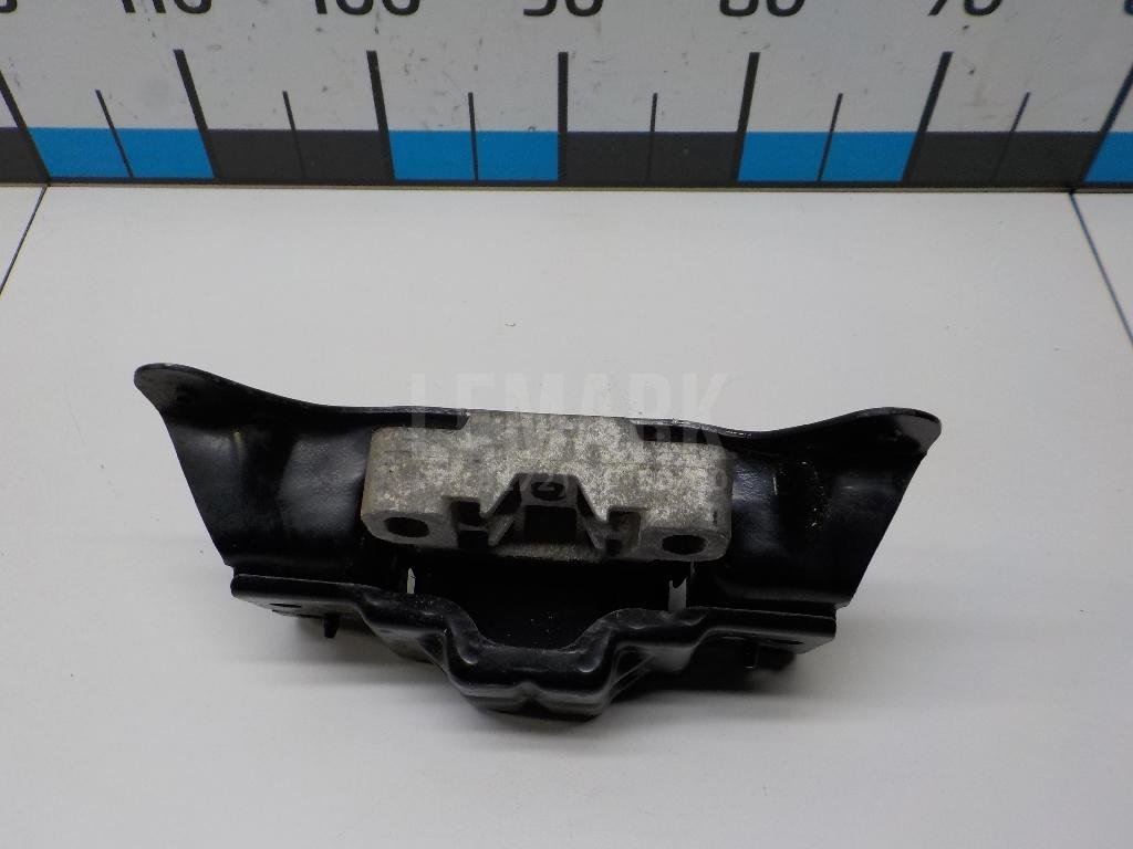 Опора двигателя левая